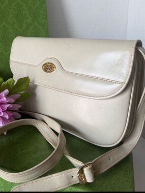 Authentic Crossbody/Shoulder Leather Bag Gucci.